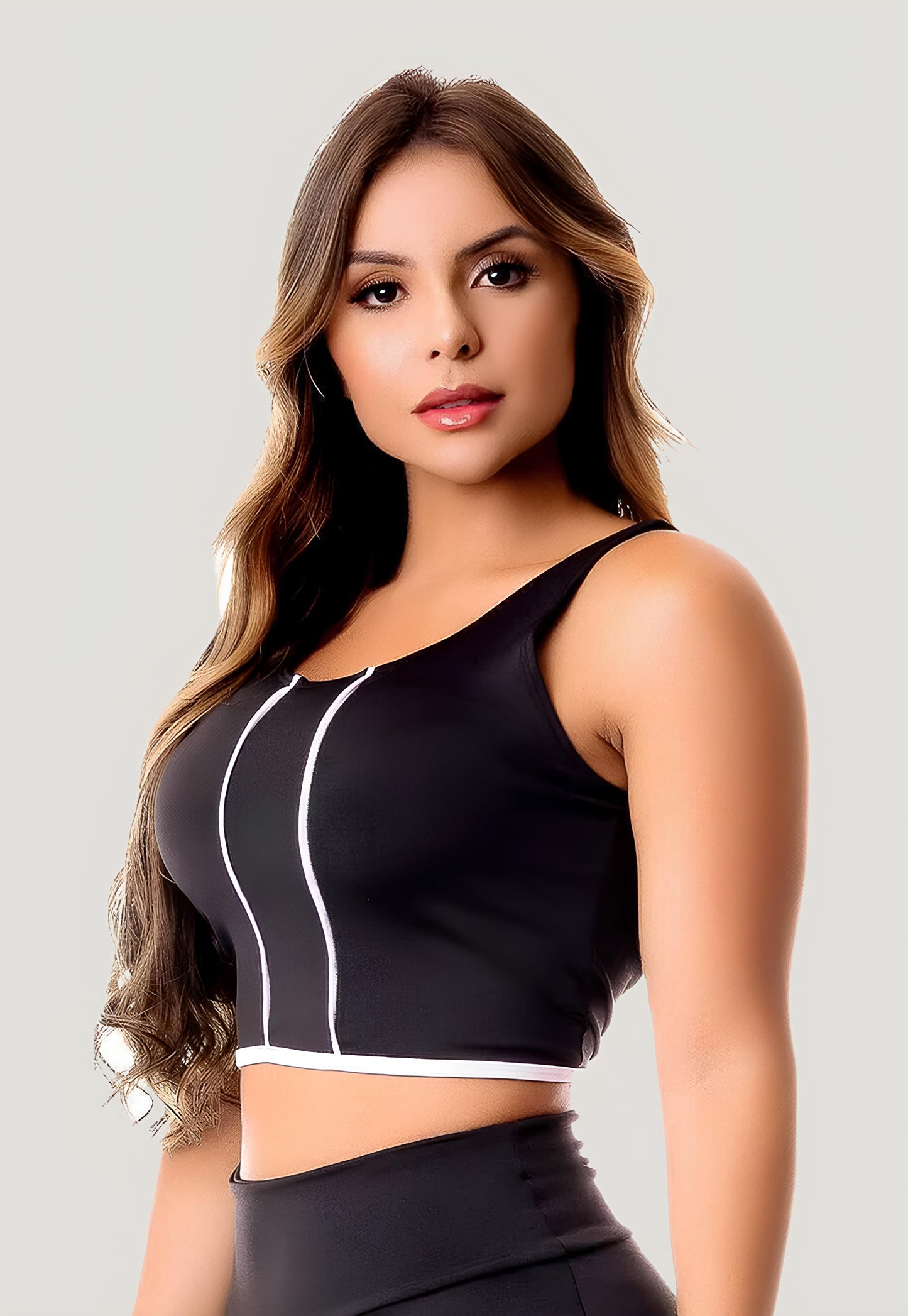 Top Cropped Fitness - Preto com Detalhes em Branco